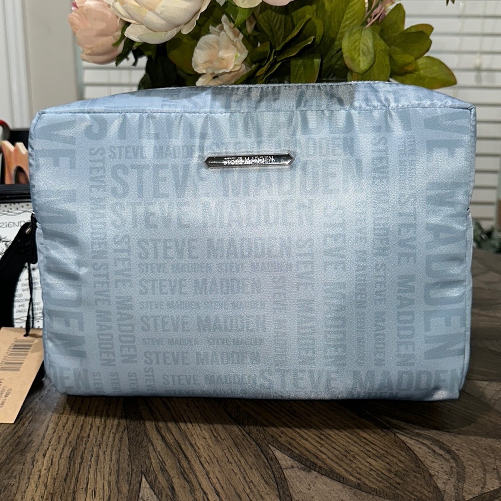Gorgeous STEVE MADDEN bag! HUGE!